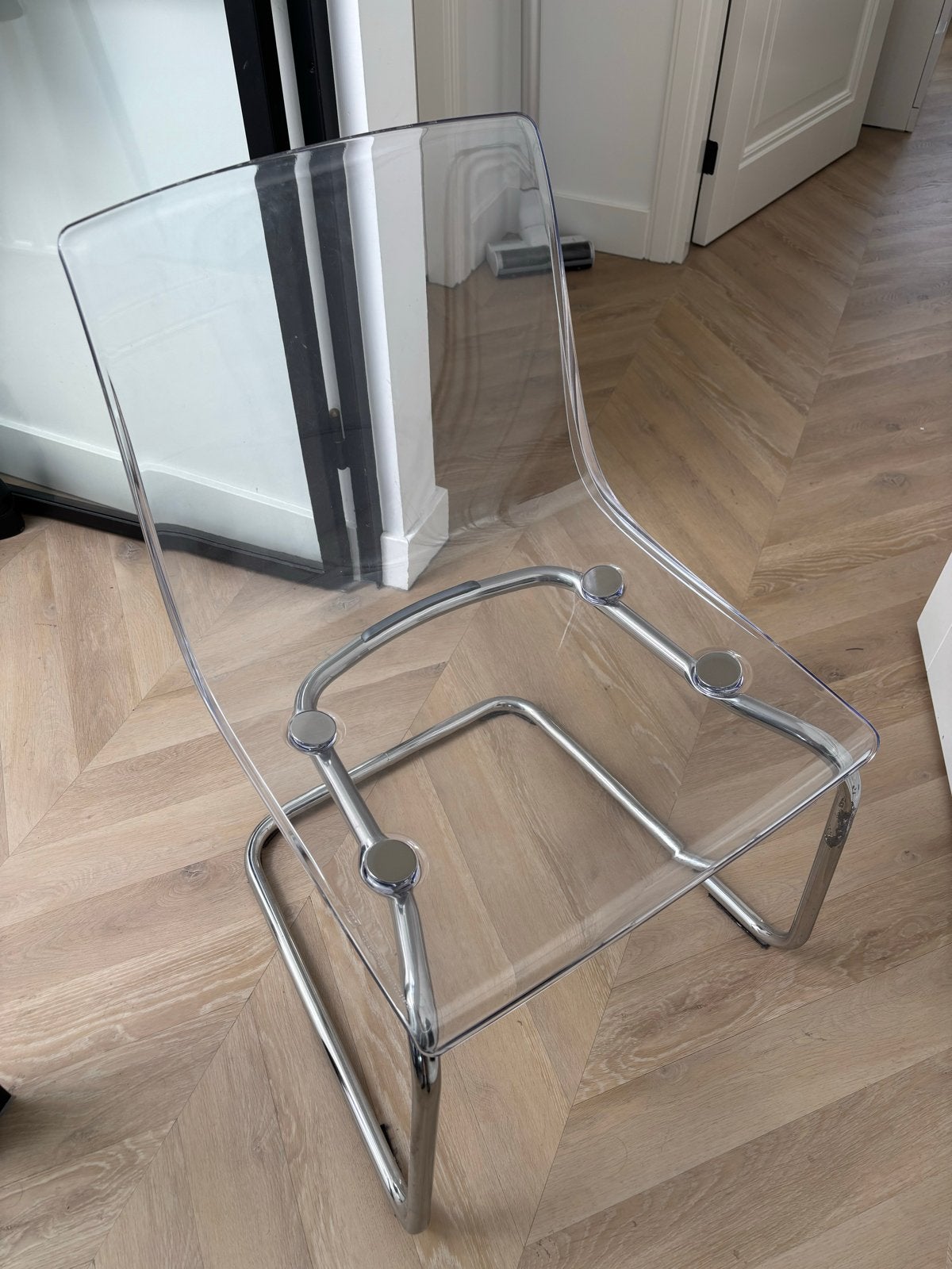 Ikea Transparent chair with a chrome base, Ophalen, Kunststof, Overige kleuren, Zo goed als nieuw
