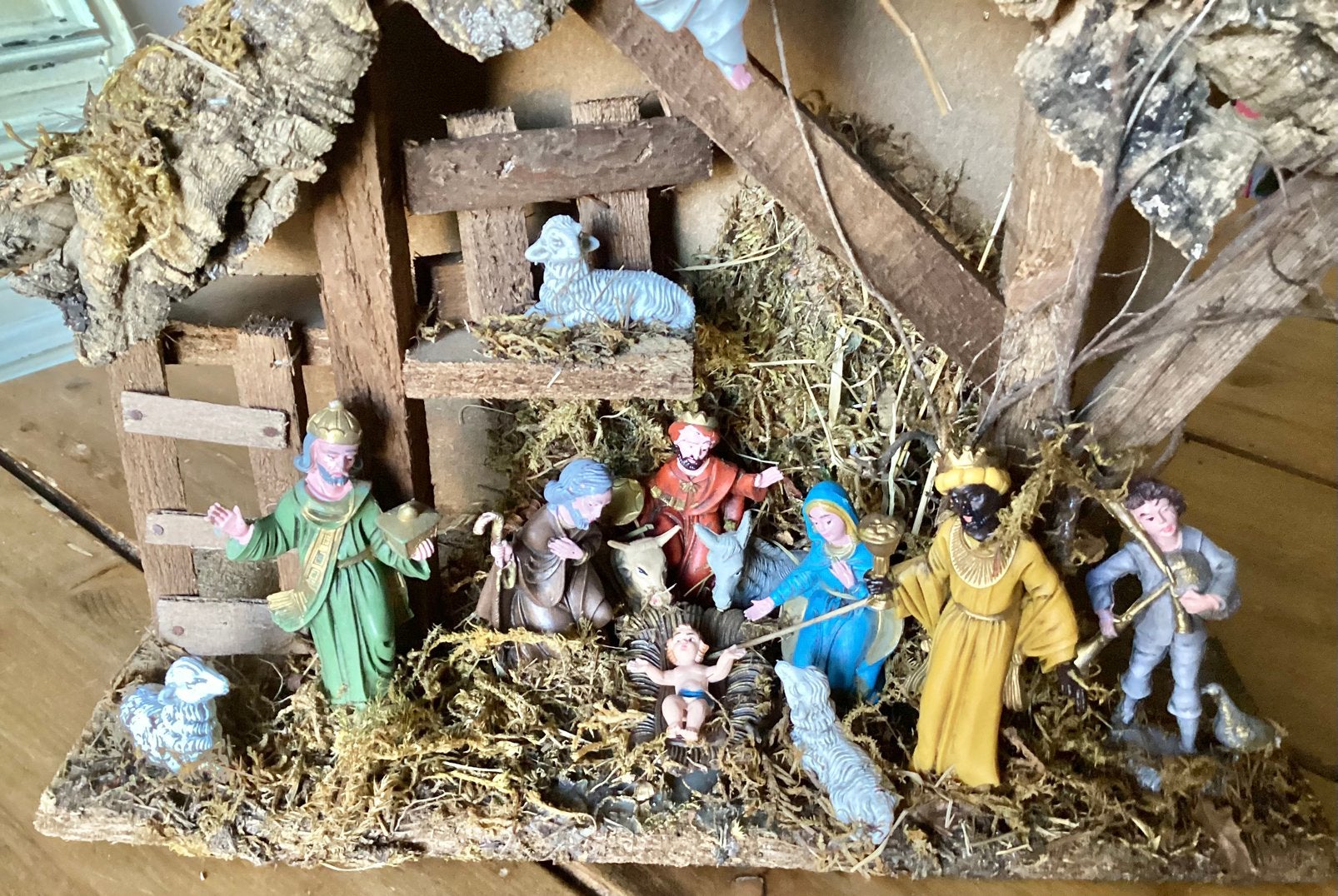 LEUKE VINTAGE KERSTSTAL MET KERSTGROEP, Diversen, Ophalen of Verzenden, Gebruikt
