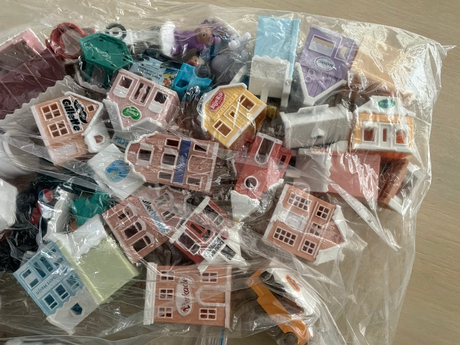 44 Albert Heijn Winterdorphuisjes met poppetjes - Nieuw, Ophalen of Verzenden, Nieuw