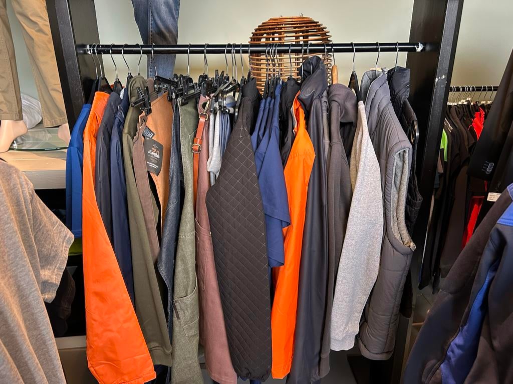 26 Stuks Diverse Kleding voor Man en Vrouw - Verschillende M, Ophalen of Verzenden, Nieuw