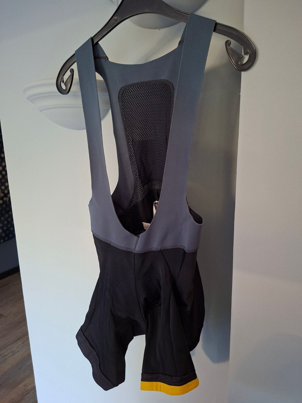 Nike fietsbroek met bretels - Maat M, Nike, M, Dames, Nieuw