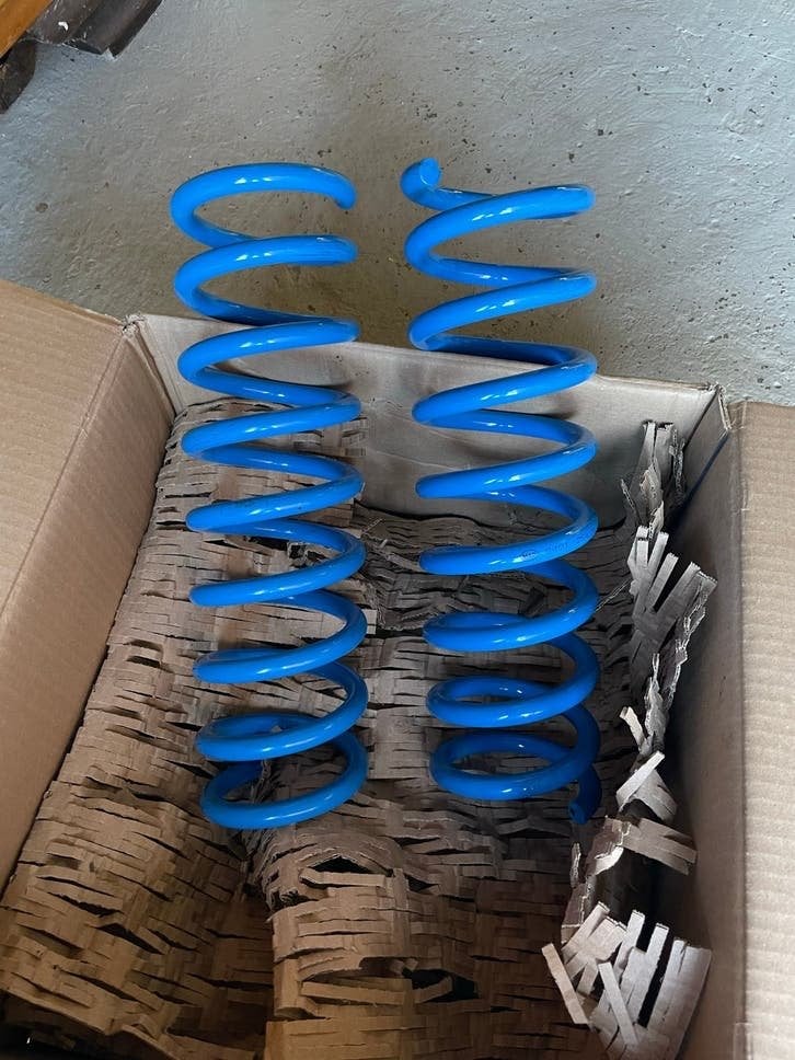 MAD Schroefvering Versterkte Hoofdveren Ford HV-063938, Ophalen of Verzenden, Nieuw, Ford