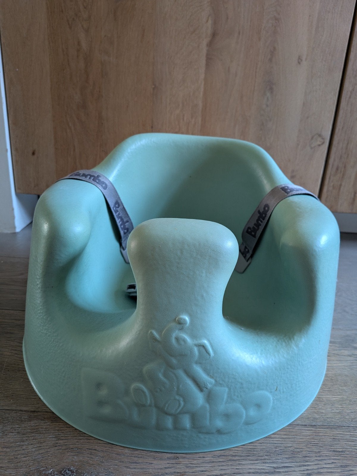 Bumbo Babyzitje - Lichtgroen met veiligheidsgordel, Kinderen en Baby's, Kinderstoelen, Ophalen, Gebruikt, Overige typen, Gordel(s)