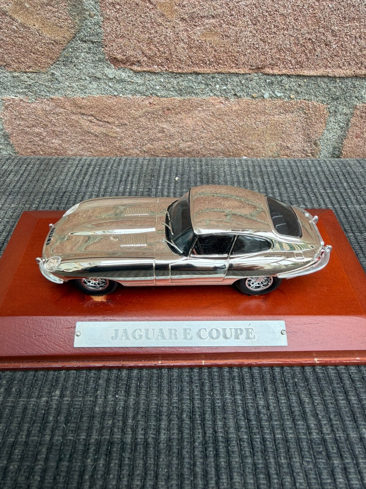 1:43 Jaguar E-type……. 9,50, Ophalen of Verzenden, Zo goed als nieuw, Auto, Overige merken