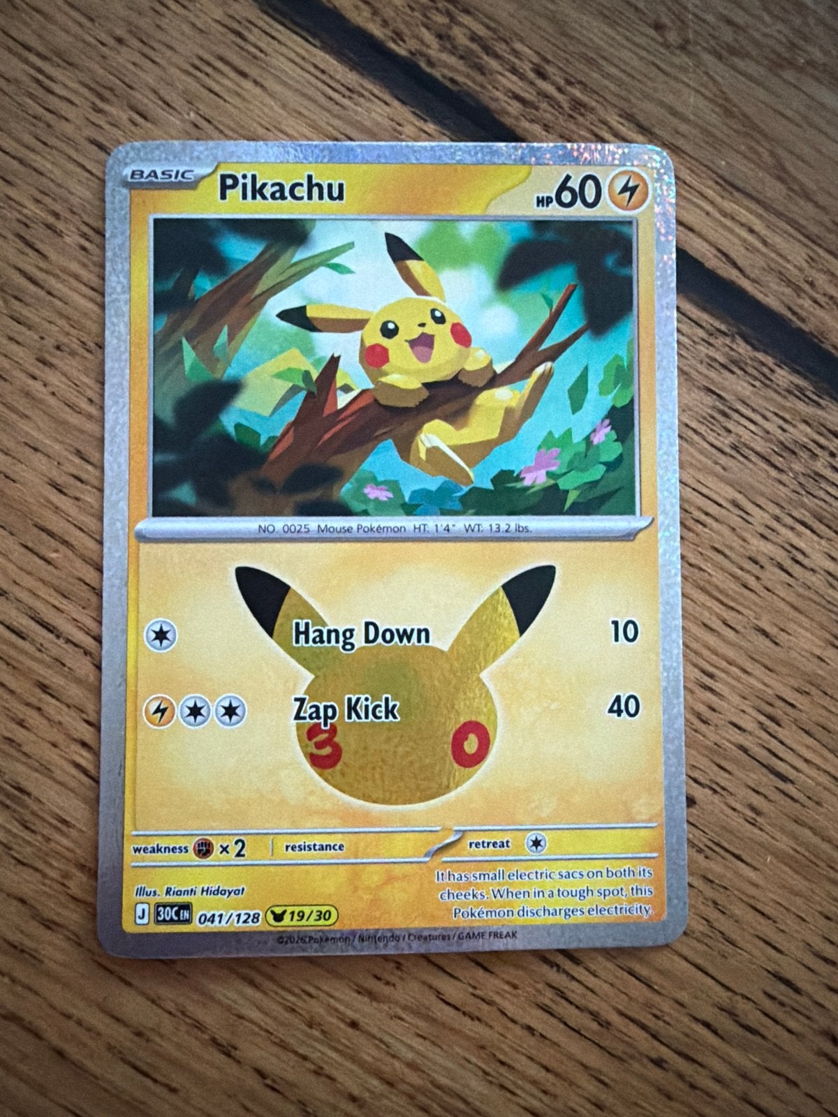 Pikachu Pokémon kaart - Basic, HP 60, Foil, Hobby en Vrije tijd, Ophalen, Zo goed als nieuw, Losse kaart, Foil