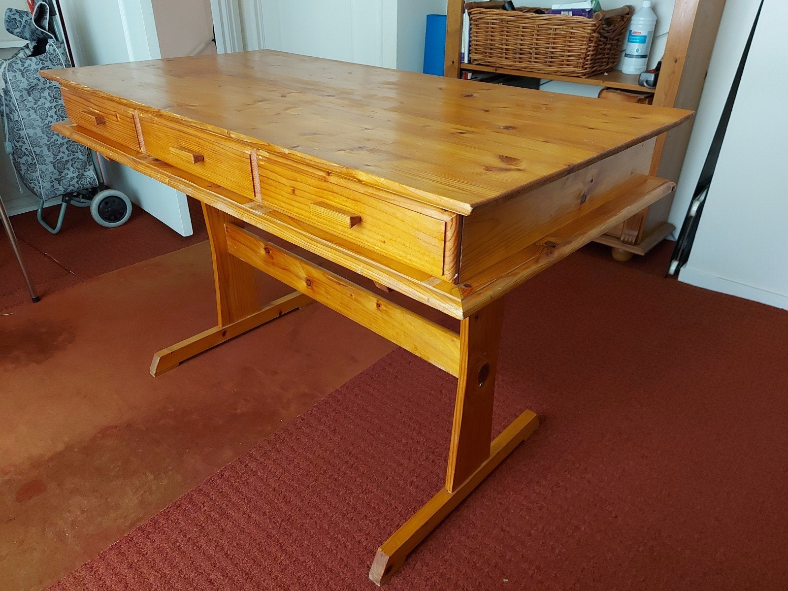 Massief houten bureau met 3 lades, Ophalen, Overige typen, Gebruikt, Hout