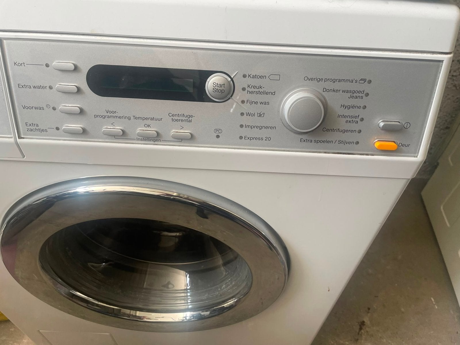 Miele SoftCare System V 5849 Wasmachine - Voorlader, Ophalen, Gebruikt, Voorlader, 85 tot 90 cm