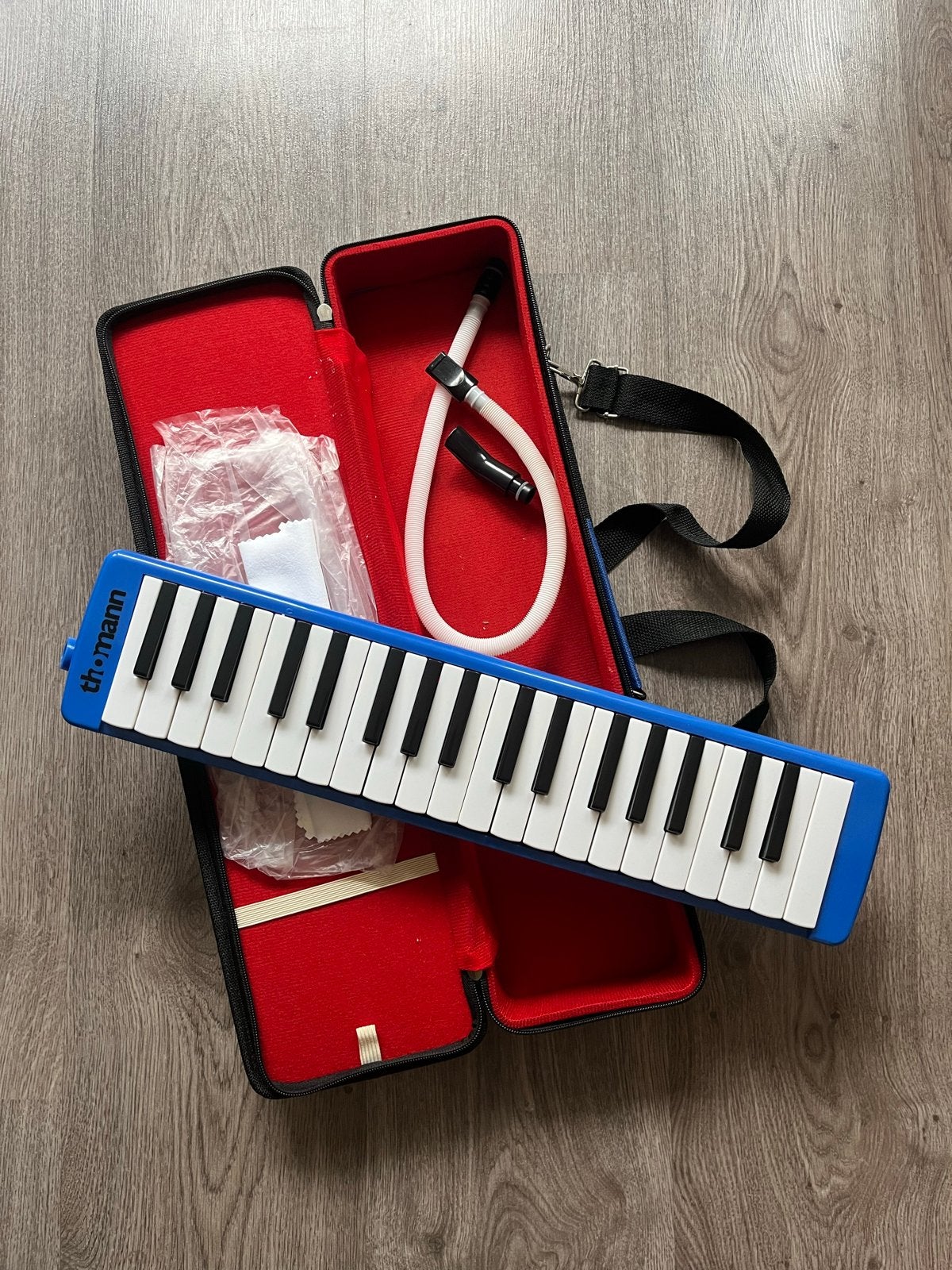 Thomann Melodica met koffer en twee mondstukken, Muziek en Instrumenten, Blaasinstrumenten | Overige, Ophalen, Zo goed als nieuw