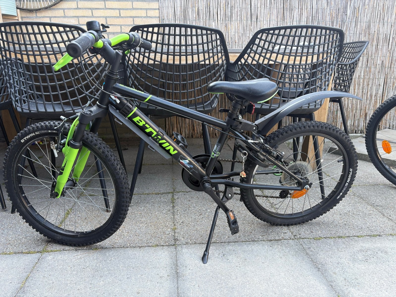 BTWIN 20 inch kinderfiets - Zwart/Groen, Ophalen, Gebruikt, Velgrem, 20 inch of meer