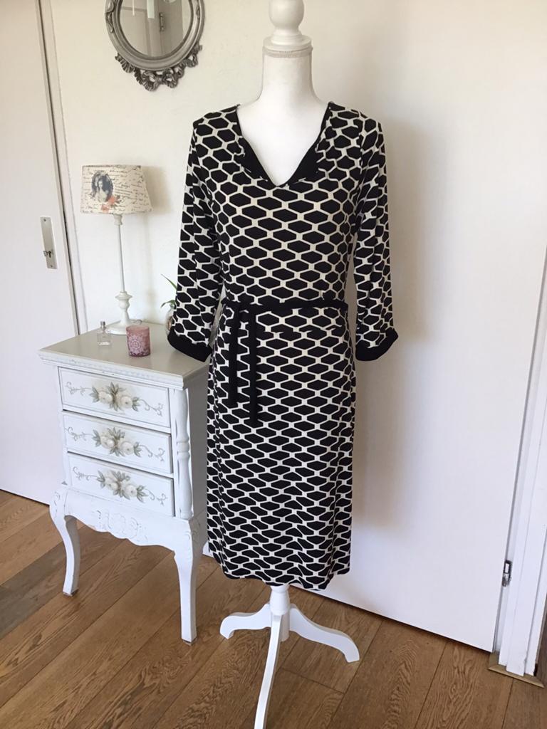 Prachtig jurkje van King Louie in maat  XL nieuwstaat, Kleding | Dames, Jurken, Zwart, Maat 46/48 (XL) of groter, Ophalen of Verzenden