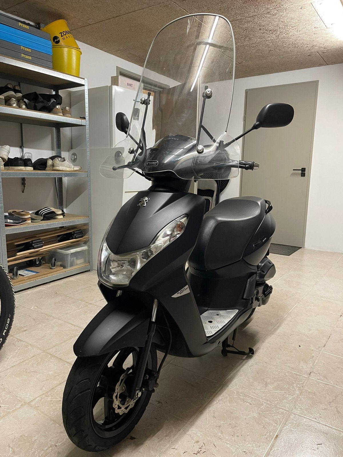 Peugeot Kisbee Black Edition, Fietsen en Brommers, Ophalen, Zo goed als nieuw, Benzine, Overige modellen
