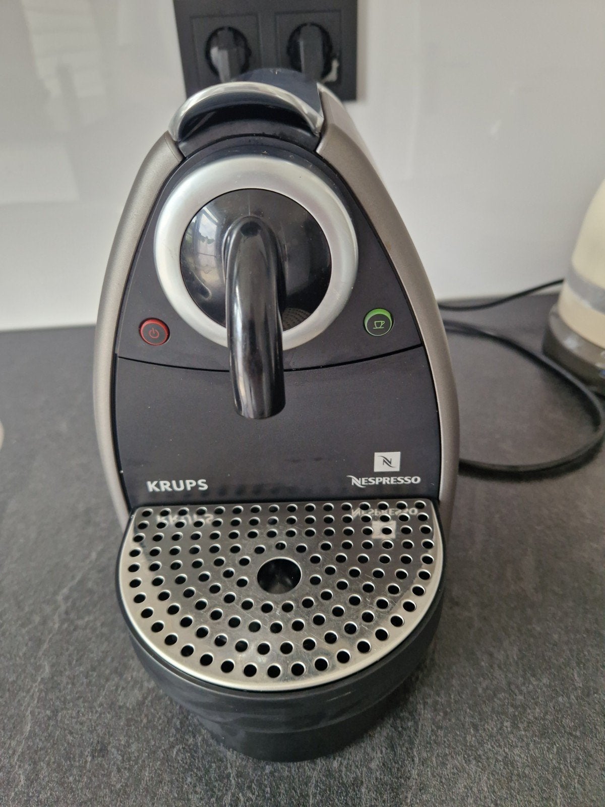 nespresso cupjes machine(defect), Witgoed en Apparatuur, Koffiezetapparaten, Ophalen, Espresso apparaat