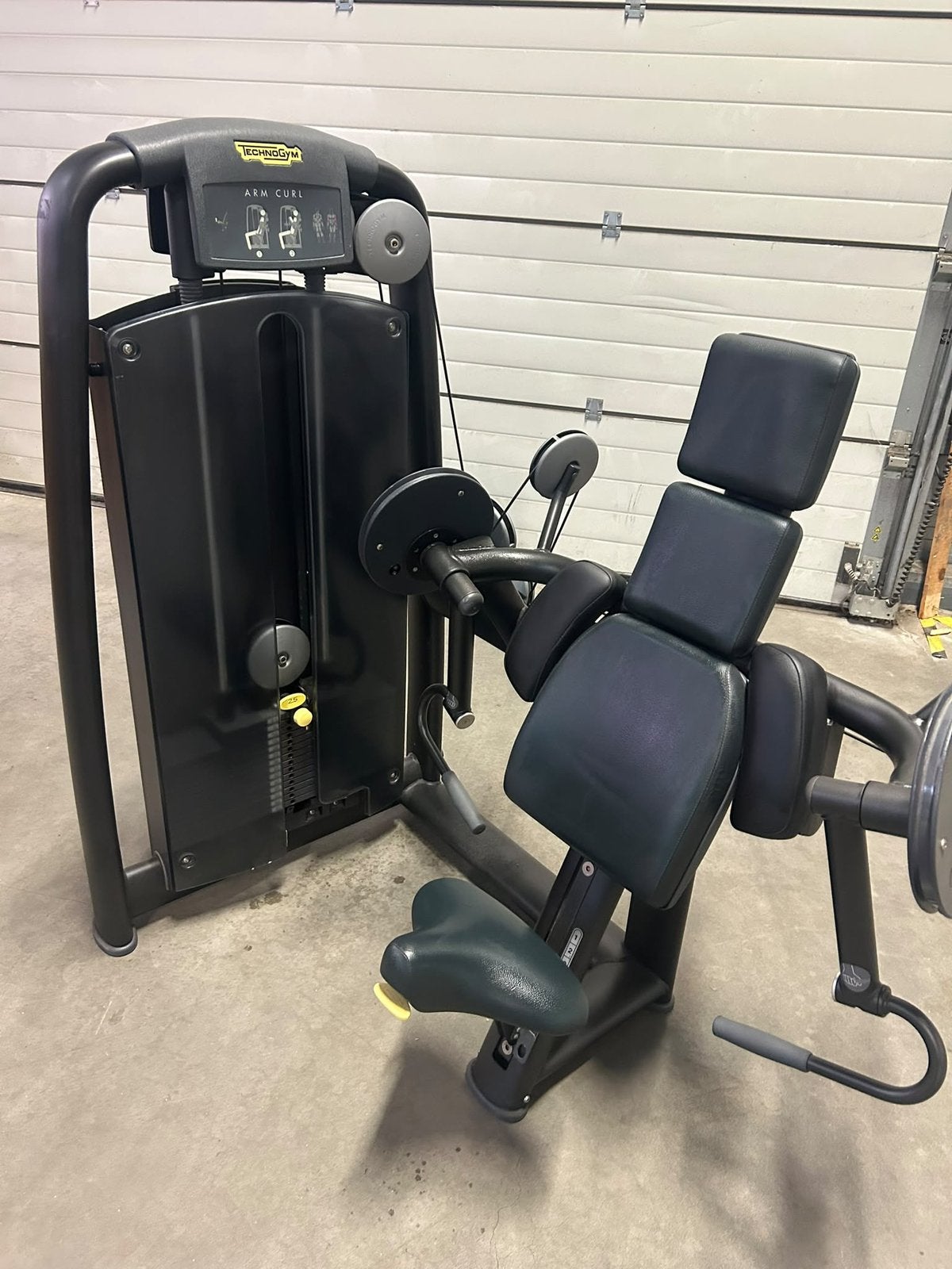 Technogym Selection Line Classic Black – Bicep Curl, Ophalen, Gebruikt, Krachtstation