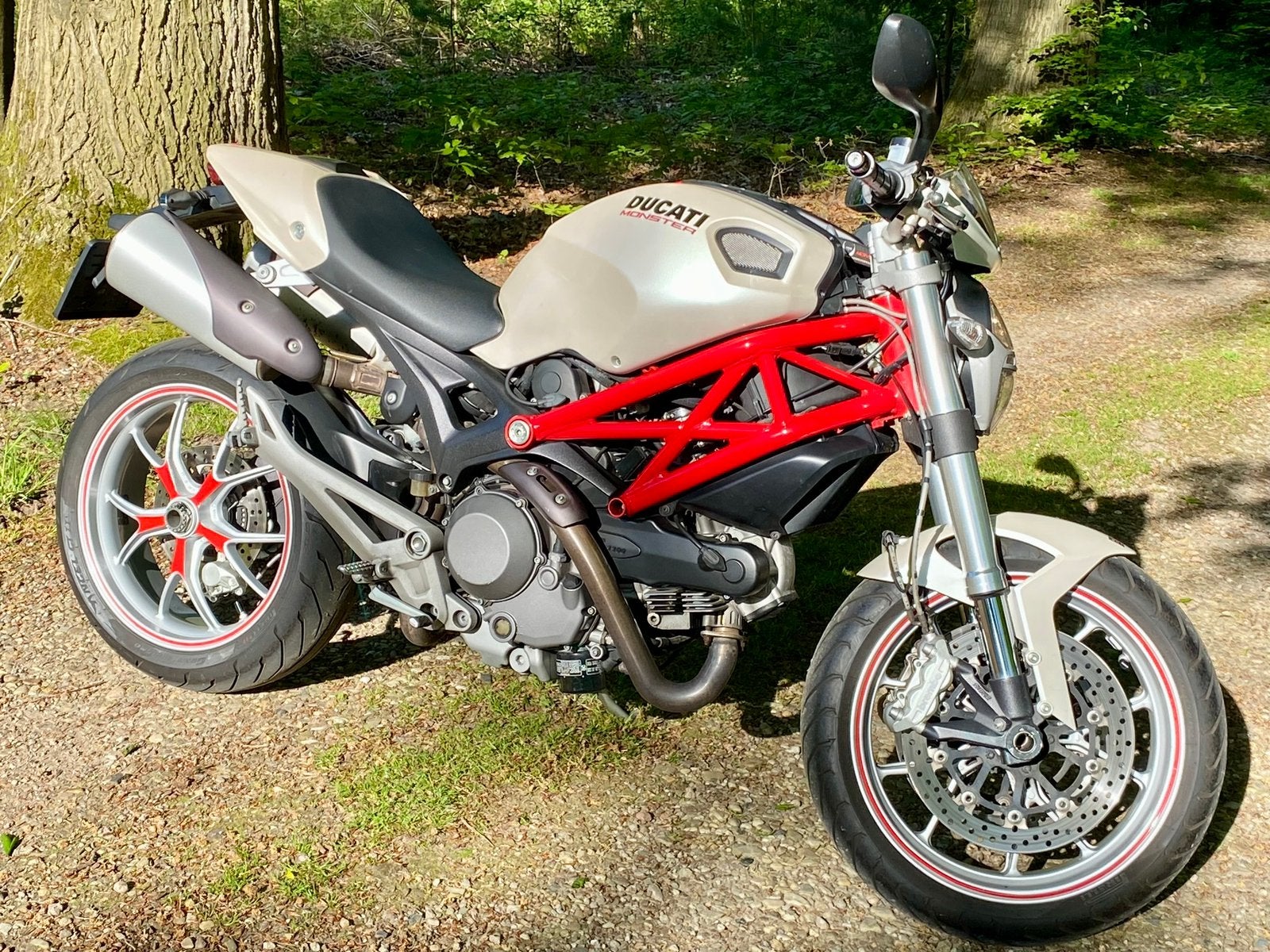 2009 - Ducati Monster 1100., Motoren, Motoren | Ducati, 2 cilinders, Occasion, Motorrijbewijs A, Particulier
