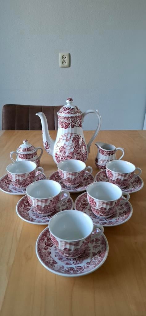 Barratts Stafforddshire ware Elizabethan Servies rood, Antiek en Kunst, Ophalen of Verzenden