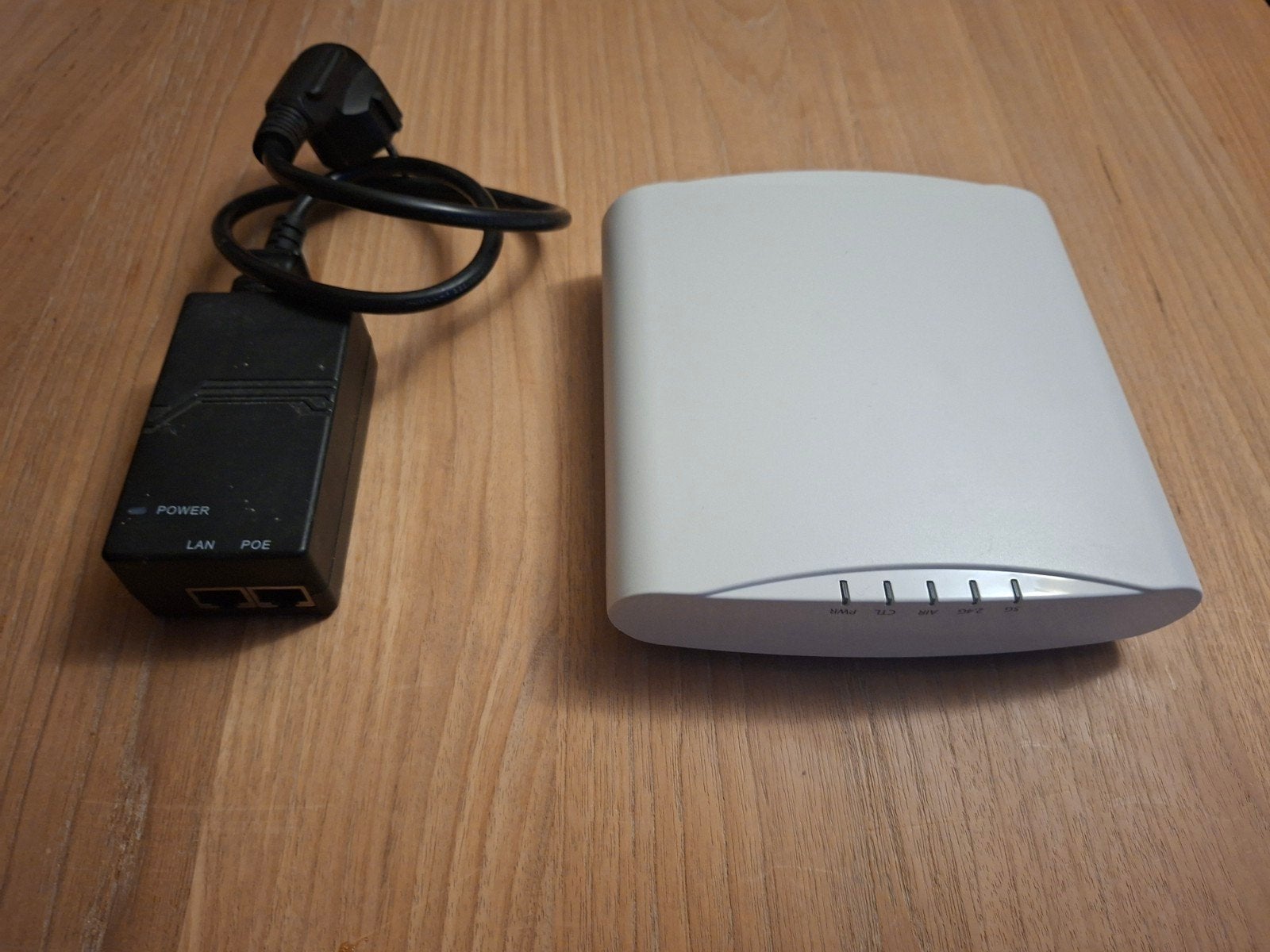 Ruckus R510 Access Point met PoE adapter, Ophalen of Verzenden, Zo goed als nieuw, Ruckus