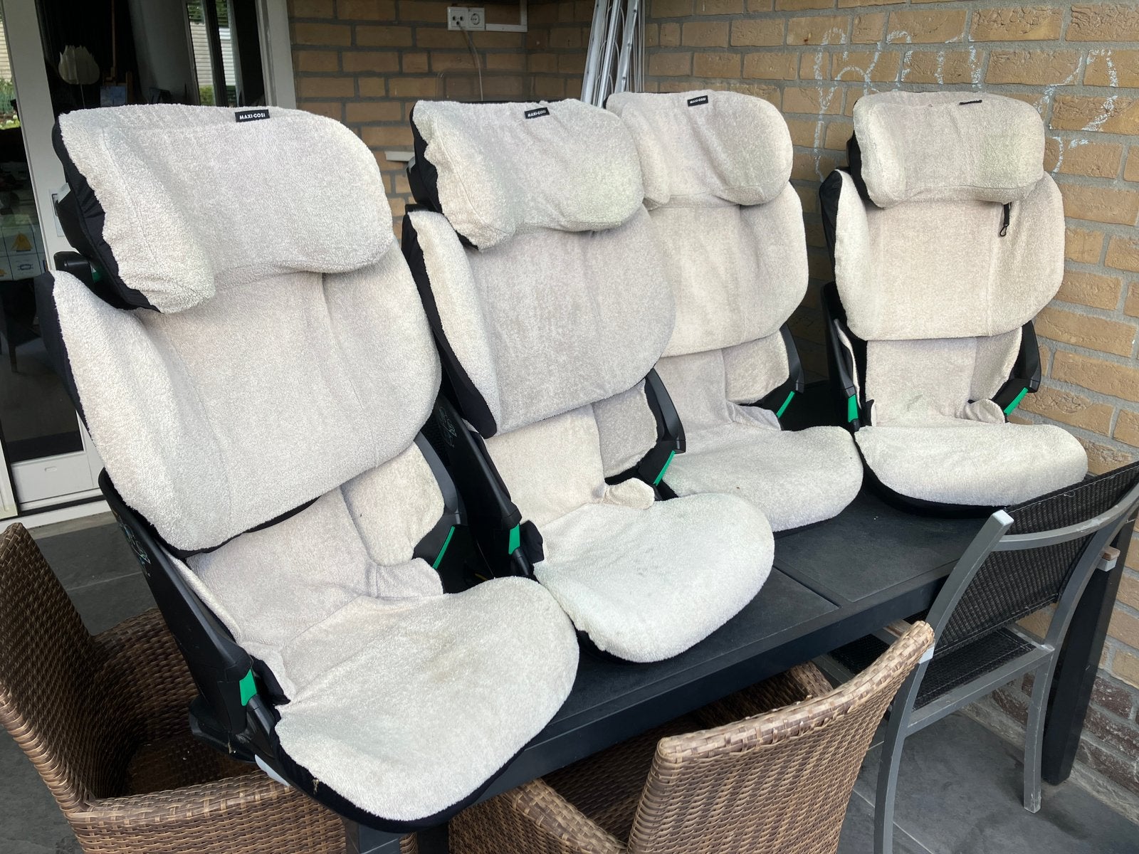Maxi-Cosi iSize Kore , 4 keer met hoes., Ophalen, Autogordel, 15 t/m 36 kg, Zo goed als nieuw