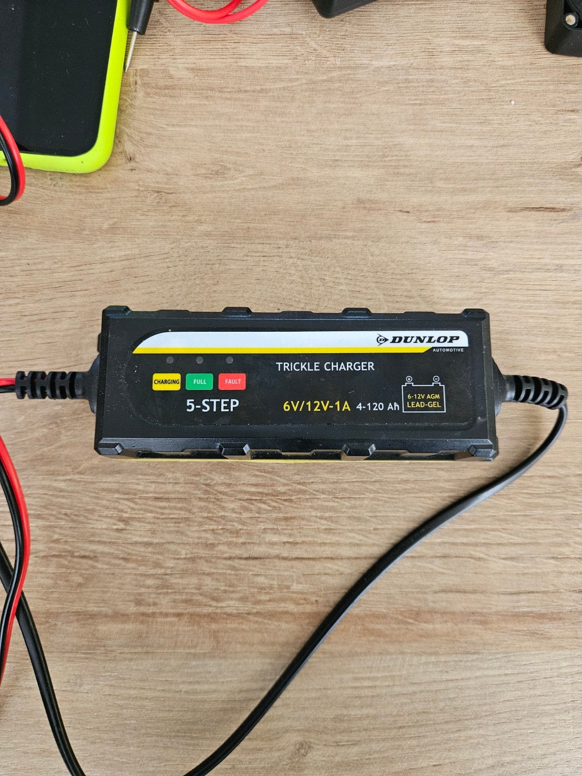 Dunlop Acculader 6V/12V-1A - Verkocht, Ophalen of Verzenden, Gebruikt, Universele onderdelen