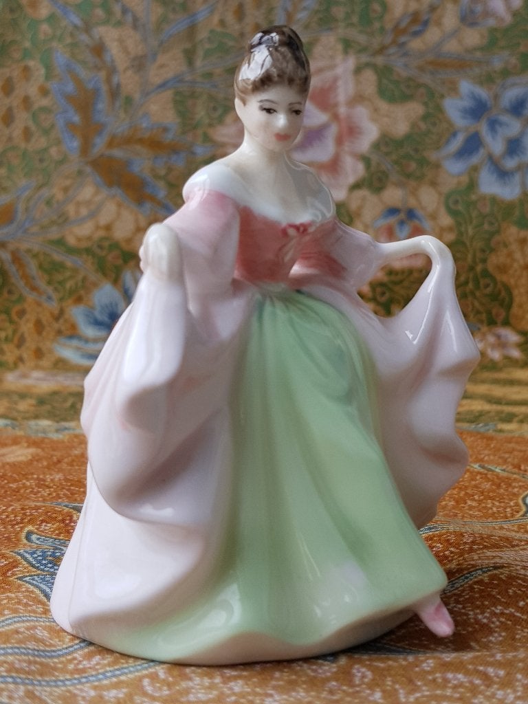 Sara mooi vintage beeldje uit Engeland van Royal Doulton., Ophalen of Verzenden