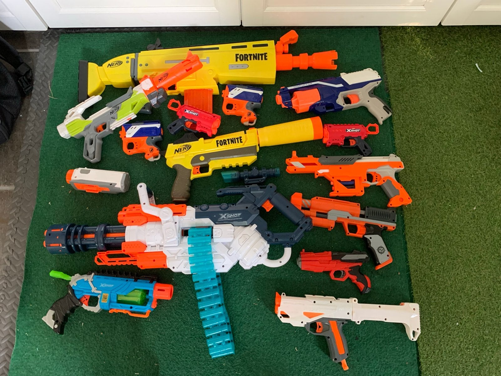 Grote collectie Nerf en X-Shot blasters met camera, Ophalen of Verzenden, Gebruikt