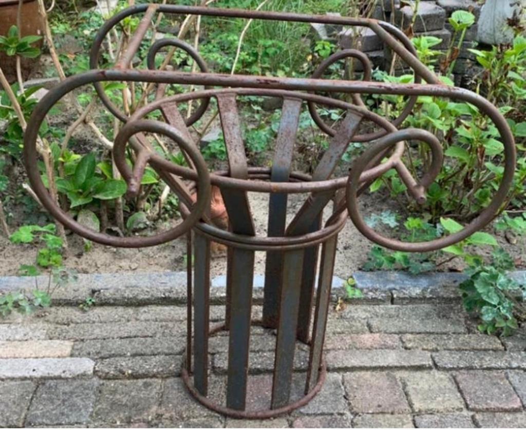Decoratieve metalen plantenstandaard, Tuin en Terras, Bloembakken en Plantenbakken, Ophalen, Gebruikt, Minder dan 60 cm, Binnen