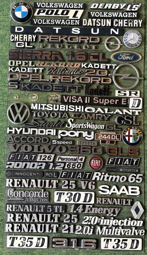 Grote collectie vintage auto emblemen / badges, Ophalen, Gebruikt