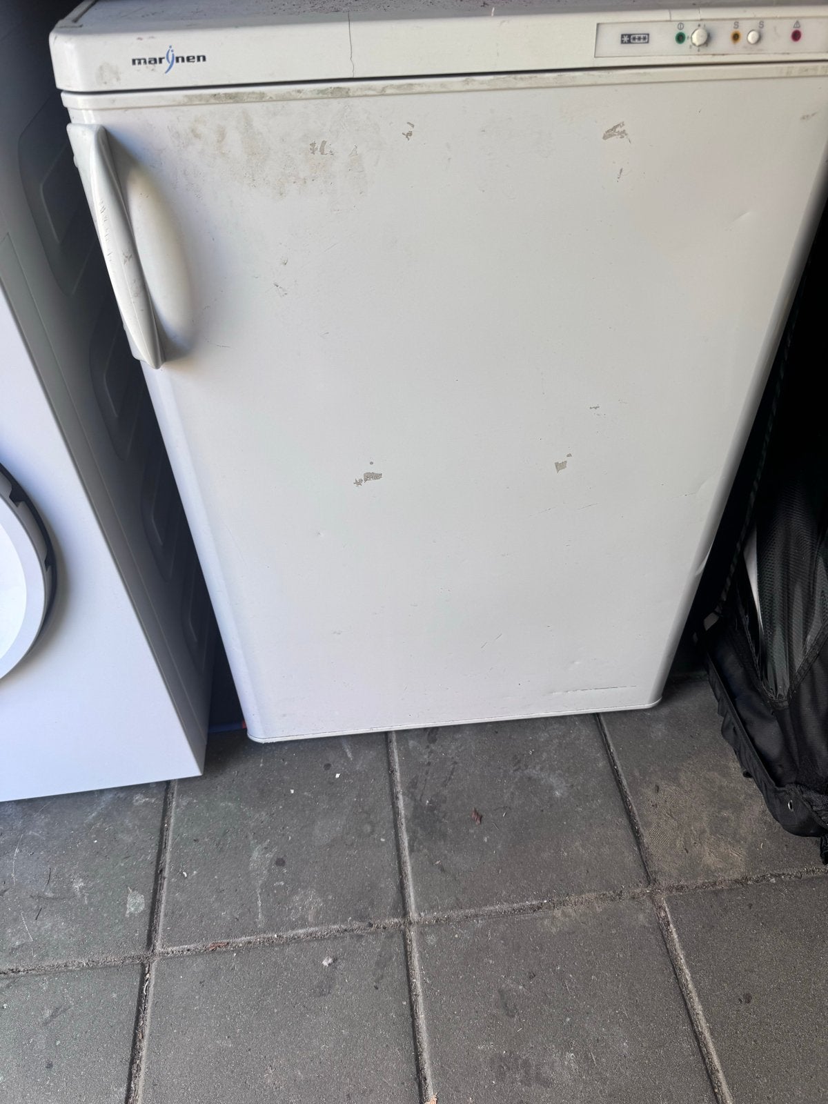 Defecte vriezer gratis voor oud ijzer, Gebruikt, 100 tot 150 liter, 45 tot 60 cm, Met vriesvak