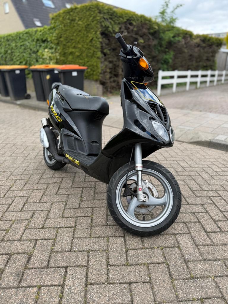 Piaggio NRG 70cc Brom, Fietsen en Brommers, Scooters | Piaggio, Zo goed als nieuw, NRG, Tweetakt, Ophalen