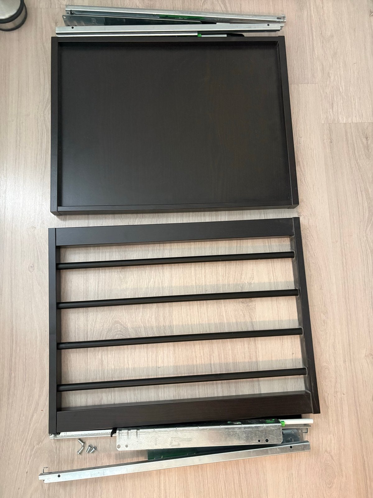IKEA KOMPLEMENT uittrekbare broekhanger en plank 50x58cm, Ophalen, Gebruikt, 50 tot 100 cm, Minder dan 100 cm