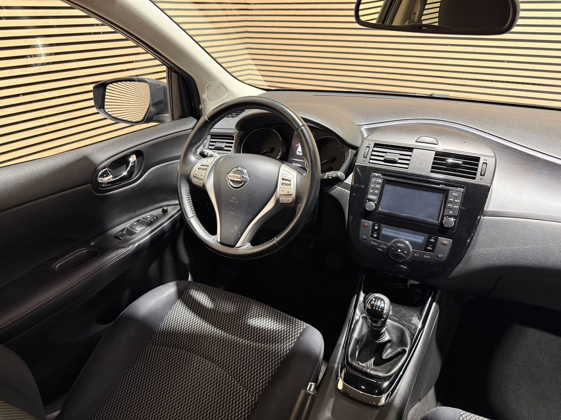 Nissan Pulsar 1.2 DIG-T Connect | Airco | Cruise | Camera |, Auto's, Euro 5, Stof, Gebruikt, 4 cilinders