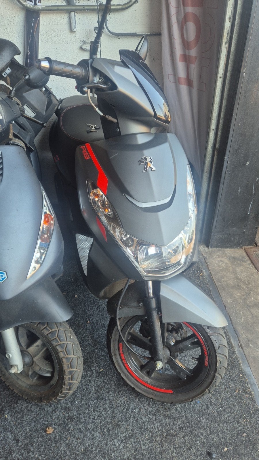 Peugeot Kisbee Sport 2019 - Nieuwe accu en banden, Fietsen en Brommers, Scooters | Peugeot, Gebruikt, Overige modellen, Maximaal 45 km/u