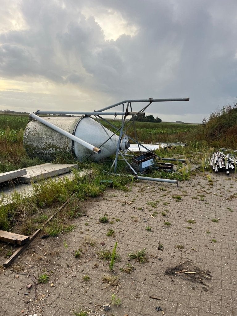 Diverse kunstmest en voer silo’s, Ophalen