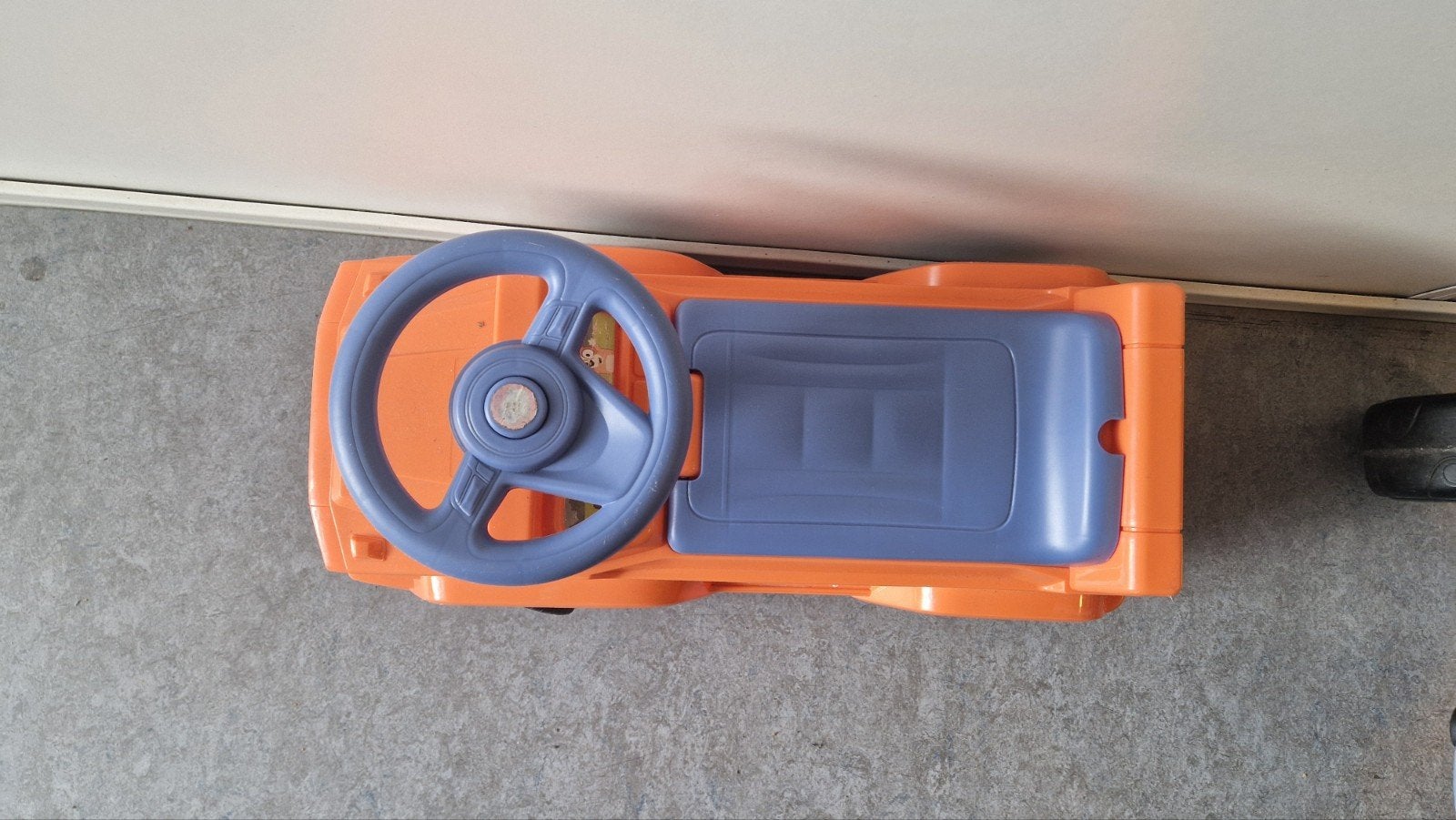 Leuke oranje loopauto voor de kleintjes, Ophalen, Gebruikt, Loopvoertuig