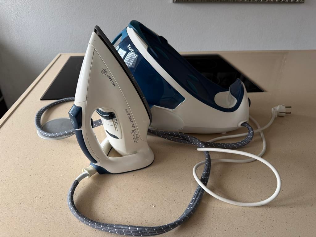 Tefal Pro Express Turbo 200 Stoomgenerator  GV8360, Ophalen of Verzenden, Gebruikt, Strijkijzer met snoer