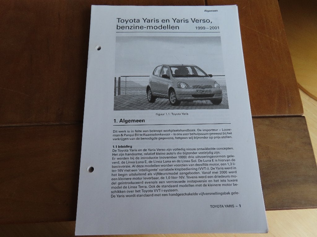 Vraagbaak Toyota Yaris, Yaris Verso af 1999, als nieuw!, Auto diversen, Handleidingen en Instructieboekjes, Ophalen of Verzenden