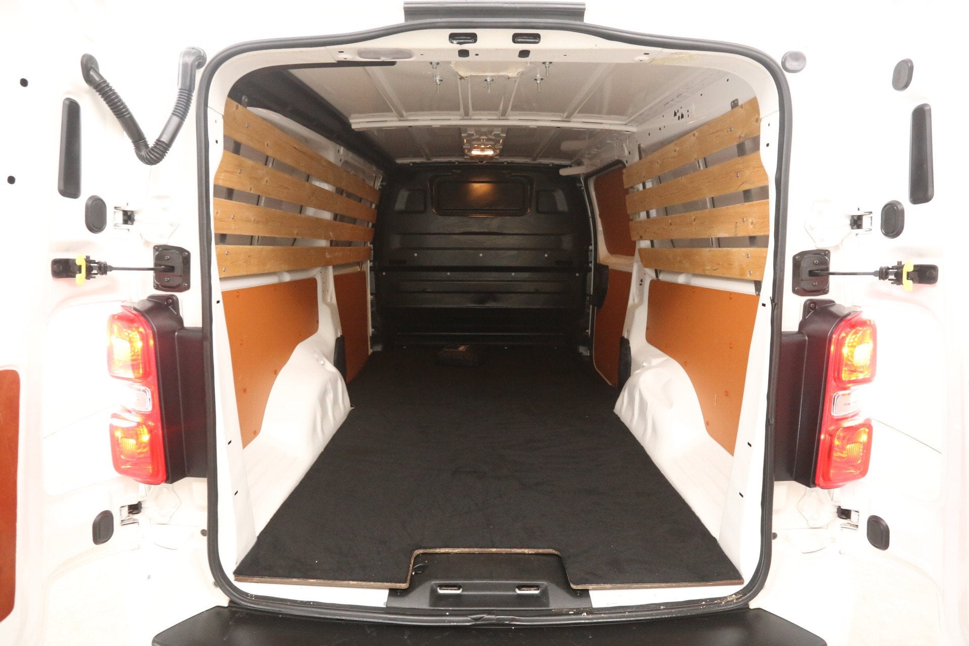 Peugeot Expert 2.0 BlueHDI L3H1 | Airco | Cruise | 3 Zits |, Auto's, Bestelauto's, Voorwielaandrijving, Parkeersensor, Gebruikt