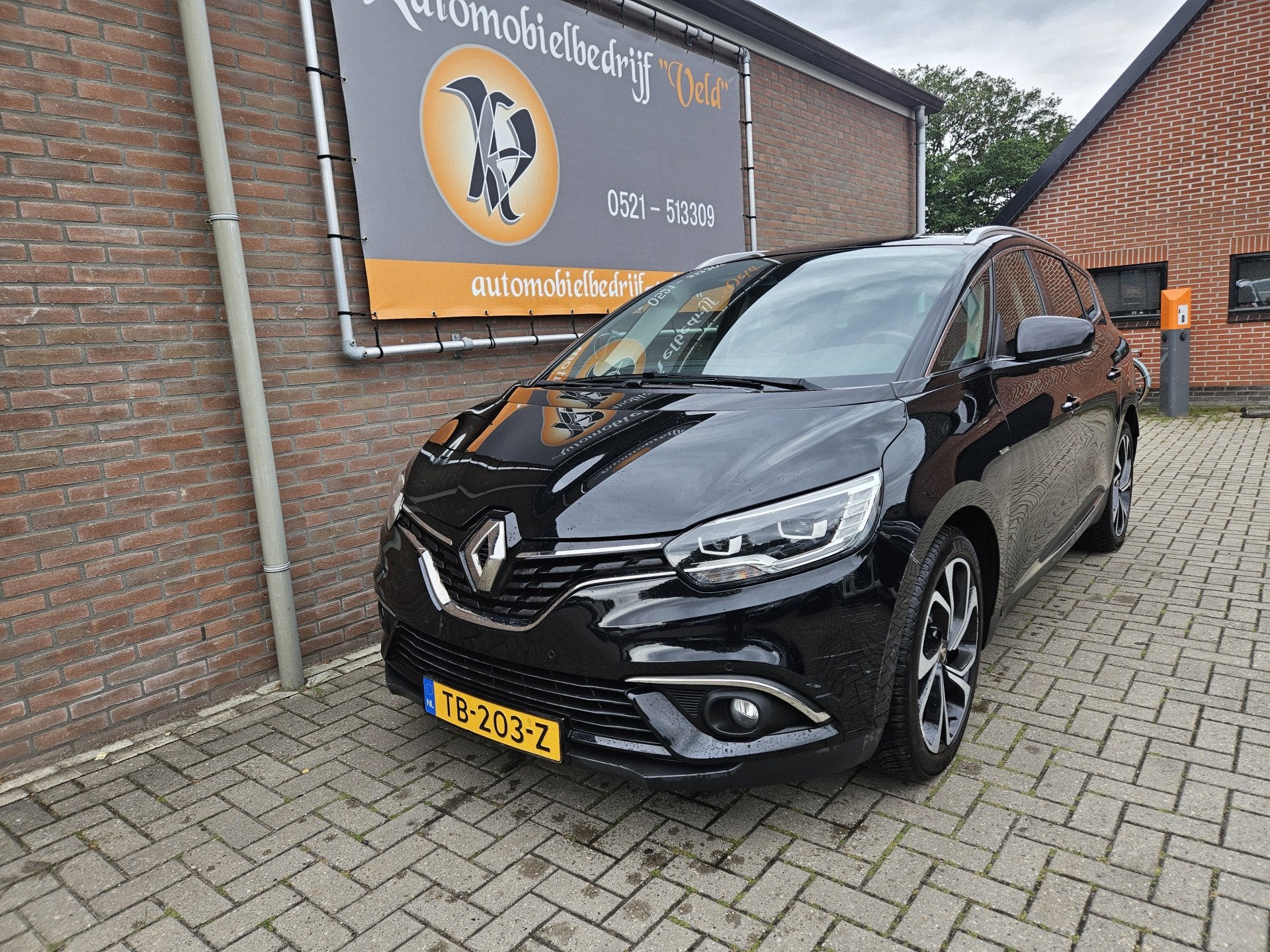 Renault Grand Scénic 1.3 TCe Bose 7p. (koppakking lek), Voorwielaandrijving, Gebruikt, 4 cilinders, 1850 kg
