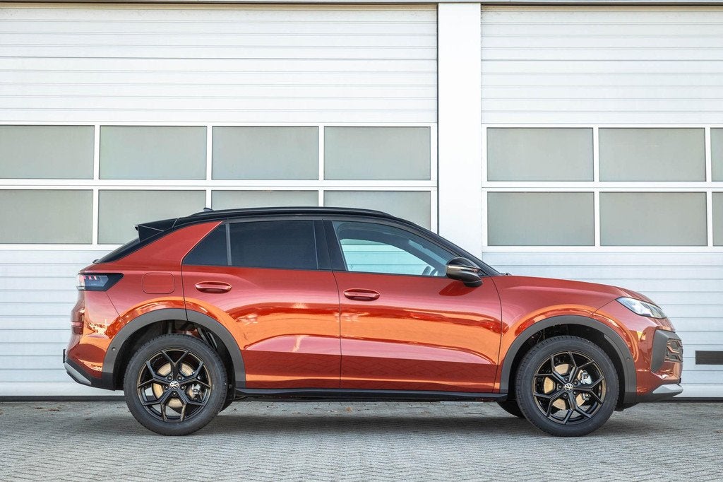 Volkswagen T-Roc 1.5 eTsi 115pk DSG Style First Edition | Bl, 12 maanden, 730 kg, 1498 cc, 4 cilinders