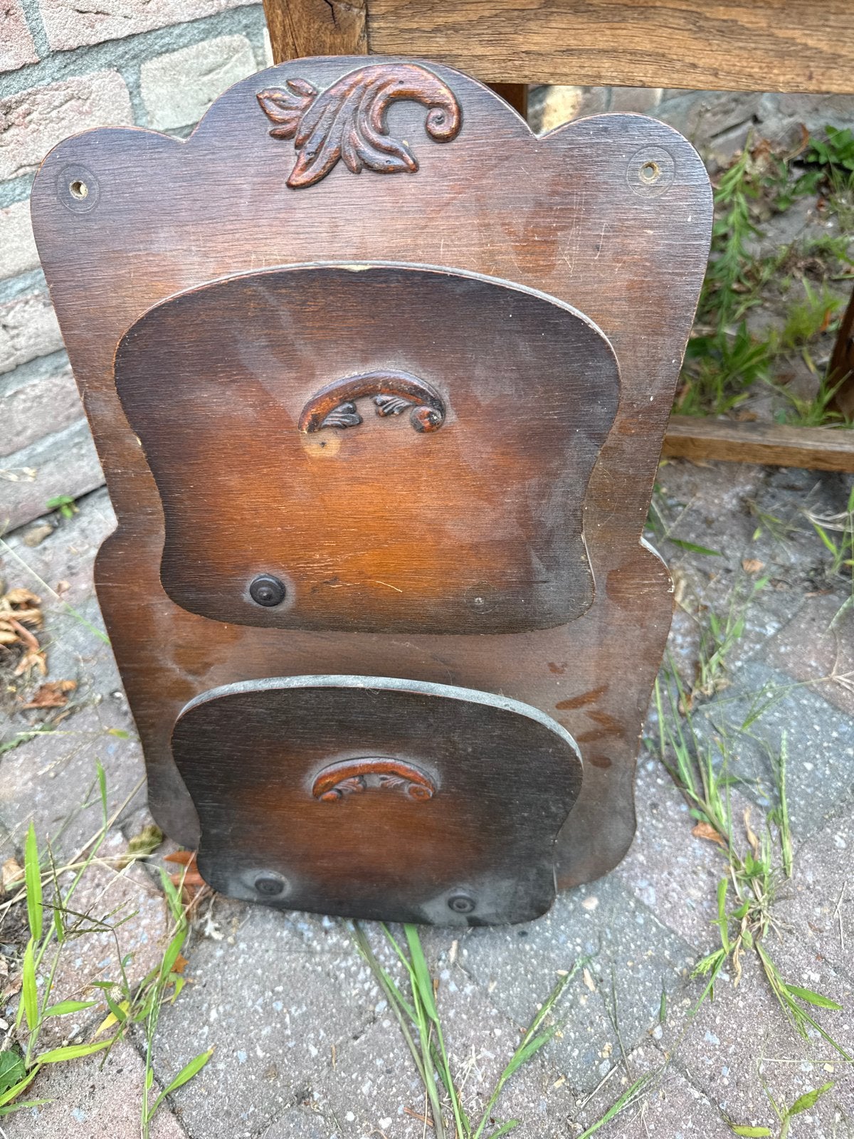 Antieke houten posthouder met decoratieve details, Ophalen