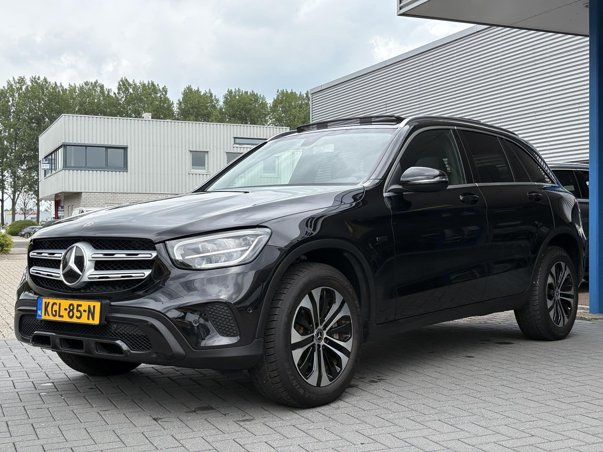 Mercedes-Benz GLC-klasse 300e 4MATIC 320pk | Plug-in Hybride, Auto's, Automaat, Gebruikt, 4 cilinders, 2000 kg