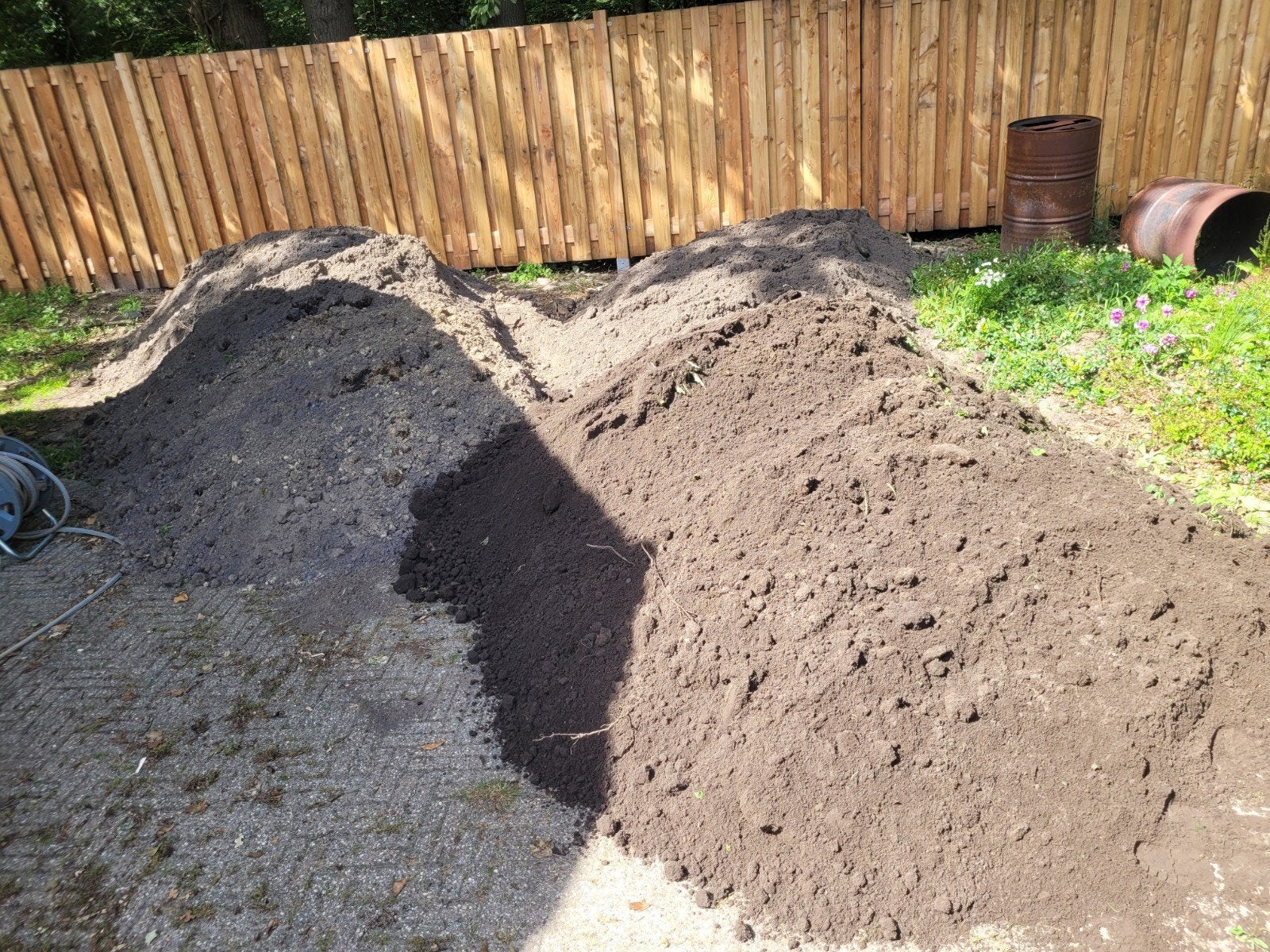 Aangeboden gratis zwarte grond / tuinaarde, Tuin en Terras, Ophalen of Verzenden, Overige typen
