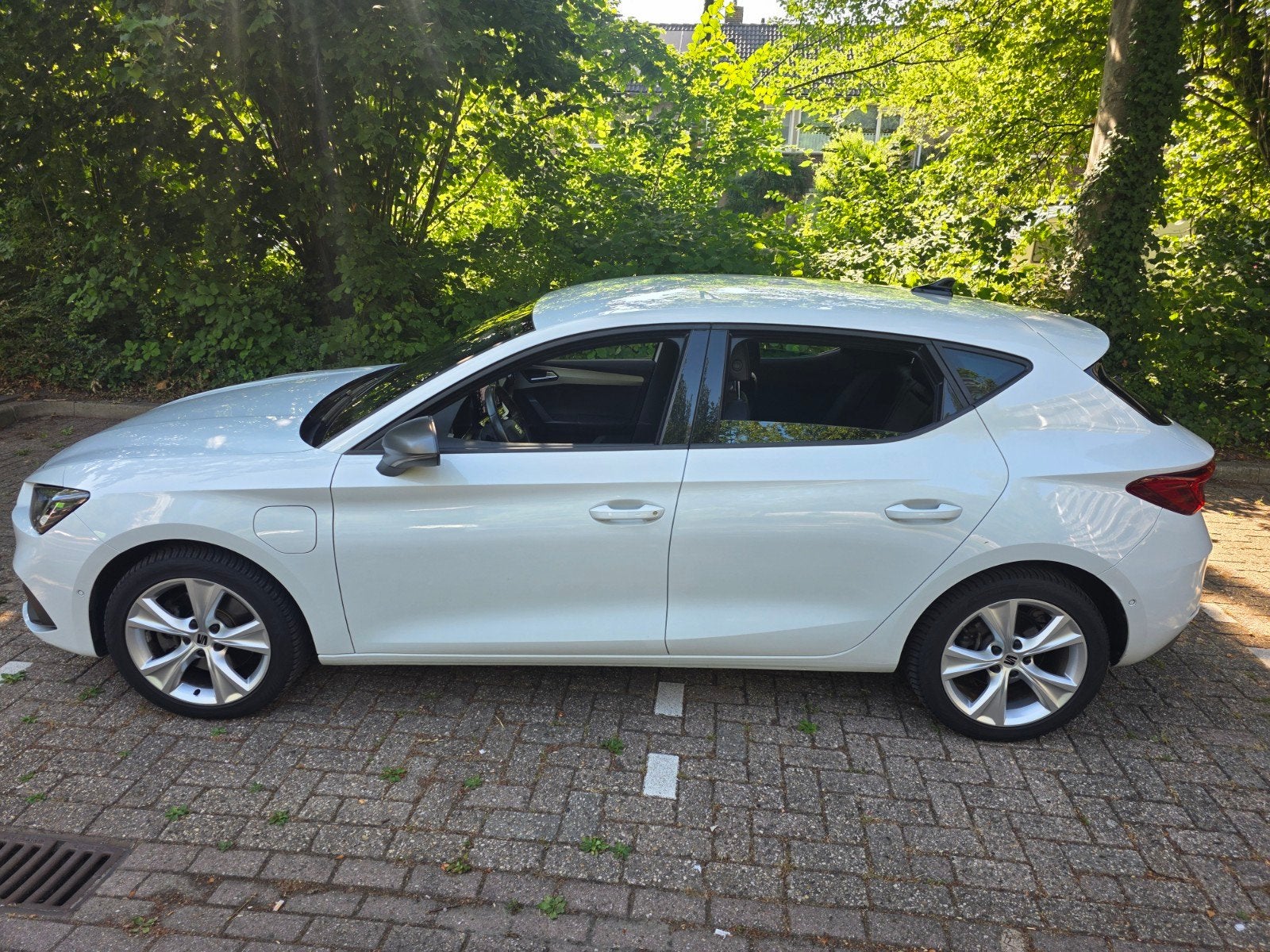 Seat Leon 1.4 TSI E-hybrid Phev 204pk Dsg-6 2021 Wit, Auto's, Zwart, Leon, Wit, Plug-in hybride