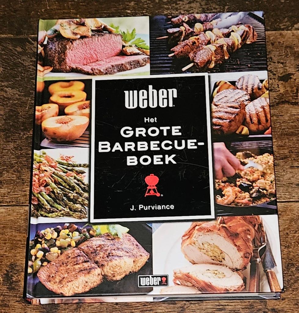 Weber, het grote barbecue boek, Ophalen of Verzenden, Gelezen