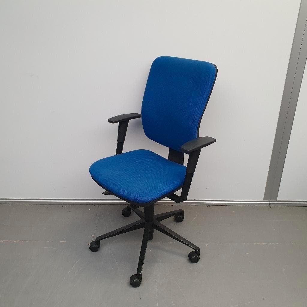 15x blauwe BETA bureaustoelen verrijdbaar met armleuningen, Ophalen, Gebruikt, Zwart