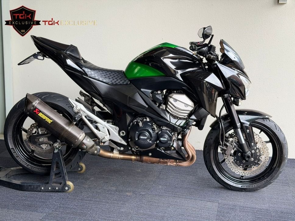 KAWASAKI Z800 E 35KW A2 BOMVOL! AKRAPOVIC Z 800 Z800E, Motoren, 4 cilinders, Bedrijf, 806 cc, Minimaal motorrijbewijs A2