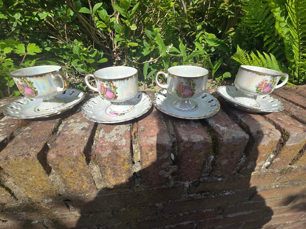Set van 4 vintage theekopjes met schotels, parelmoer, Antiek en Kunst, Antiek | Servies los, Ophalen of Verzenden