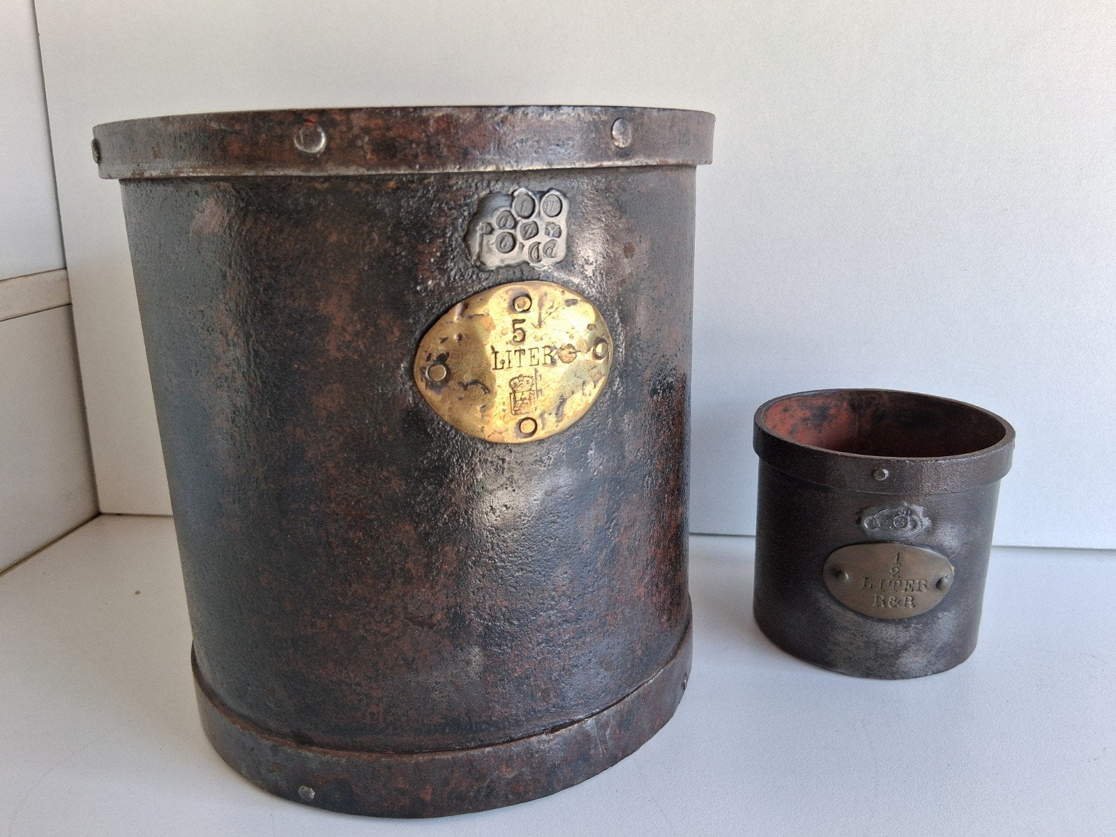 antieke maten 5 liter en 0.5 liter., Verzenden