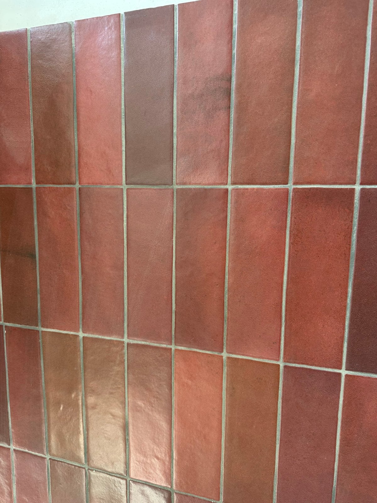 Handvorm wandtegel 6,5x20 bordeau rood random mat, Doe-het-zelf en Verbouw, Tegels, Ophalen, Nieuw, Minder dan 20 cm, Minder dan 5 m²