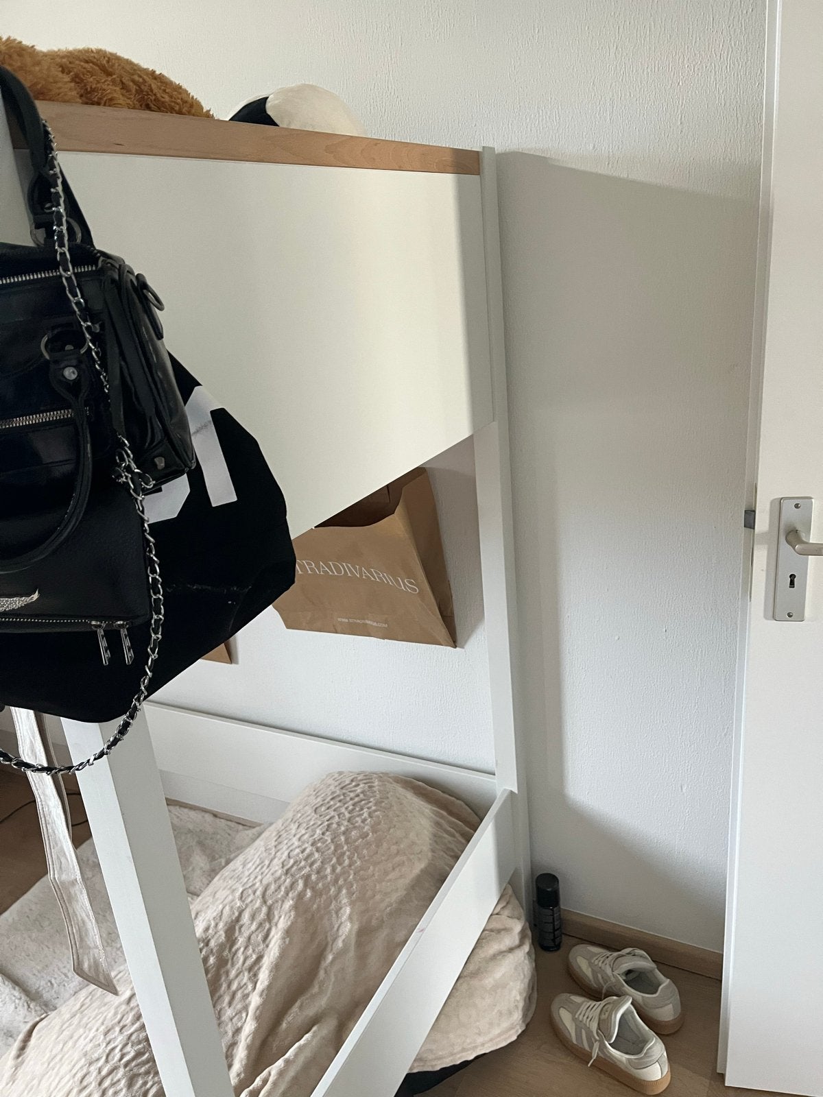 Foto 5 van Witte hoogslaper (Vipack London), prima kwaliteit, 2 jr oud