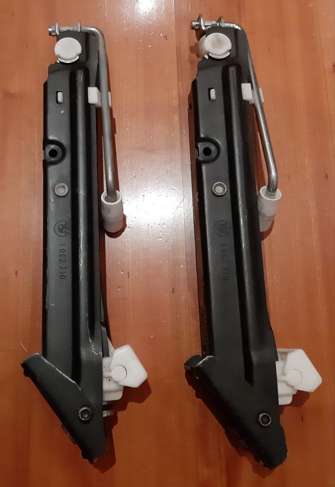 2 BMW krikken uit 5-Serie E39. 50 per stuk., Auto diversen, Krikken, Ophalen of Verzenden, Zo goed als nieuw, Manueel, Schaarkrik